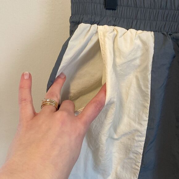 Fabletics Gray & White Colorblock Kickback Two-Tone Track Pants Size XL - Picture 4 of 8